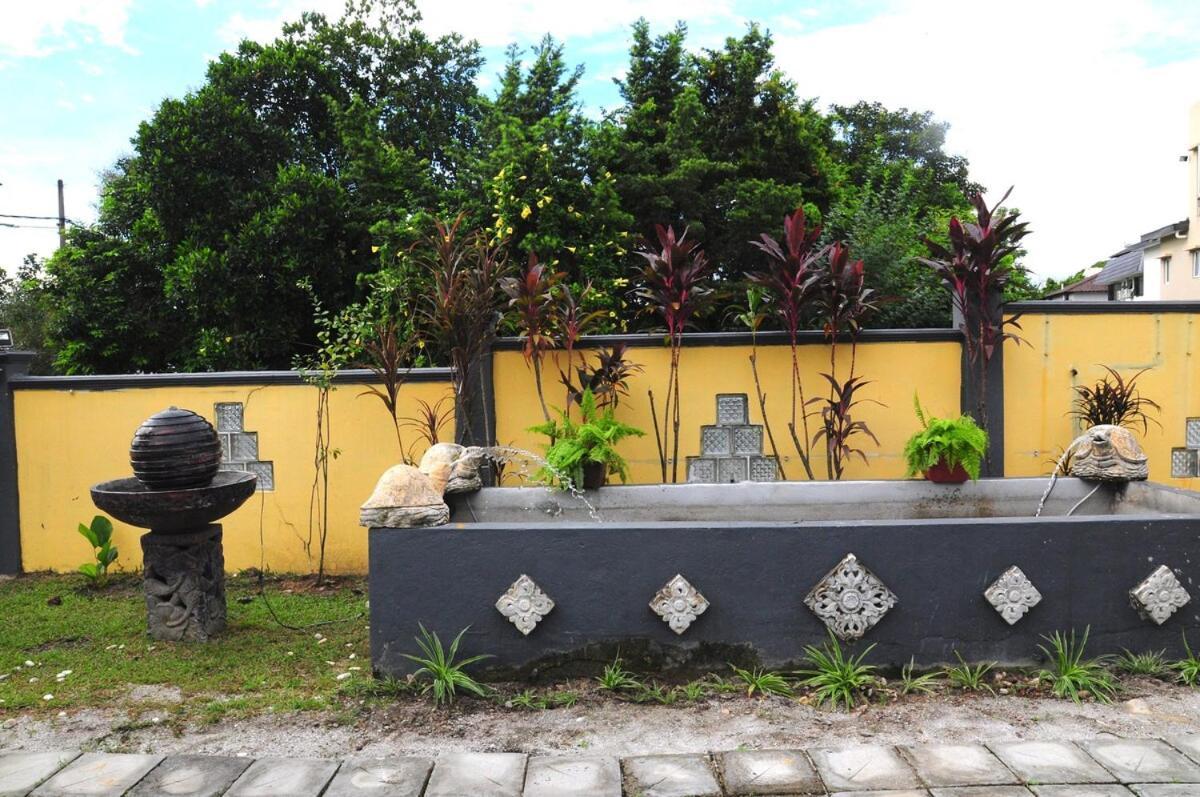 Grayhaus Spacious Bungalow & Garden Villa - Ss3 Petaling Jaya, Near Sunway - Stay Only No Events Bagian luar foto