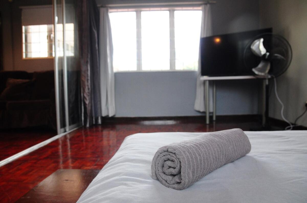 Grayhaus Spacious Bungalow & Garden Villa - Ss3 Petaling Jaya, Near Sunway - Stay Only No Events Bagian luar foto