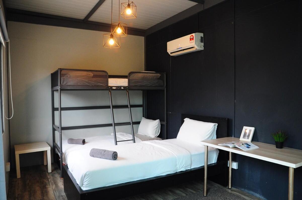 Grayhaus Spacious Bungalow & Garden Villa - Ss3 Petaling Jaya, Near Sunway - Stay Only No Events Bagian luar foto