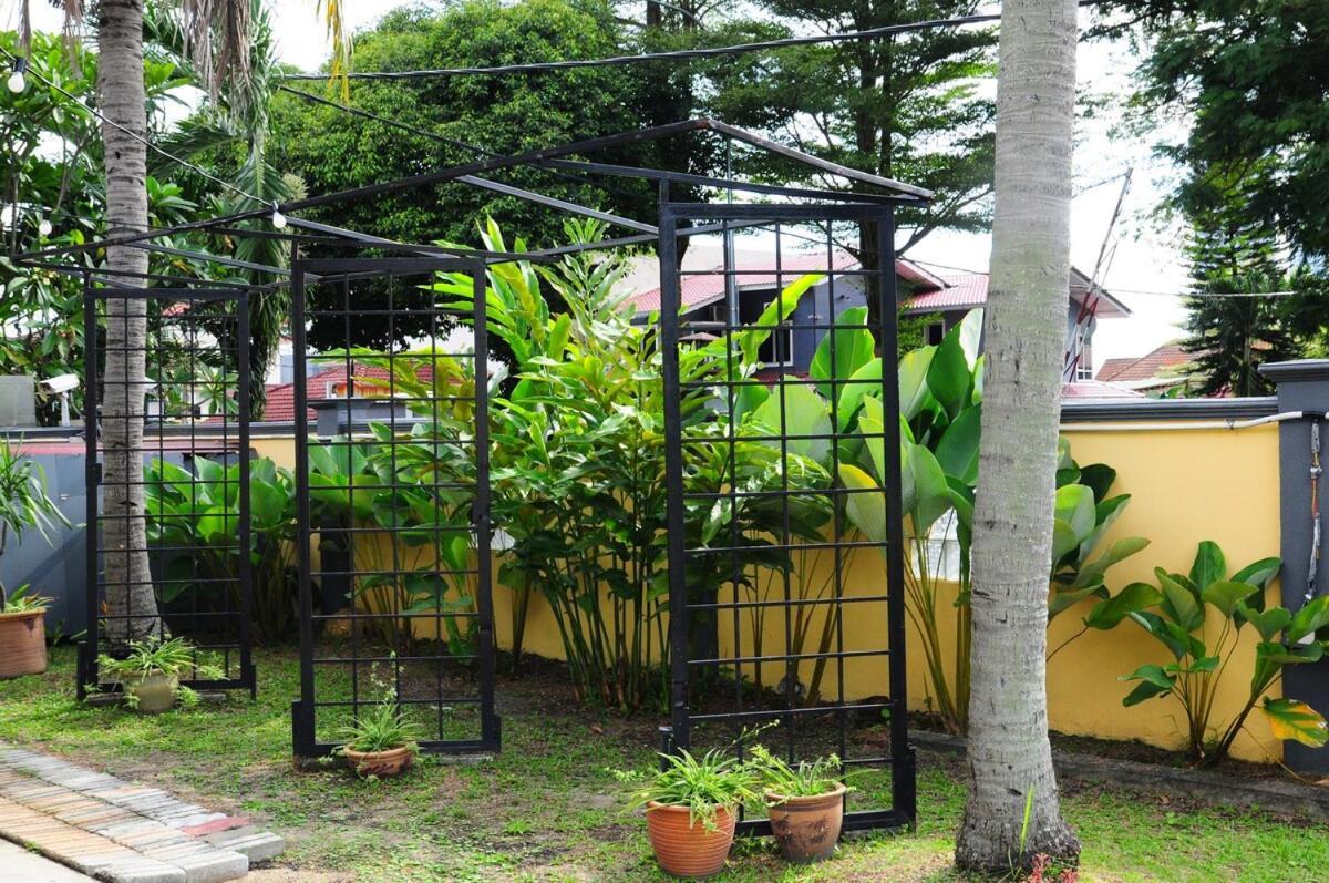 Grayhaus Spacious Bungalow & Garden Villa - Ss3 Petaling Jaya, Near Sunway - Stay Only No Events Bagian luar foto