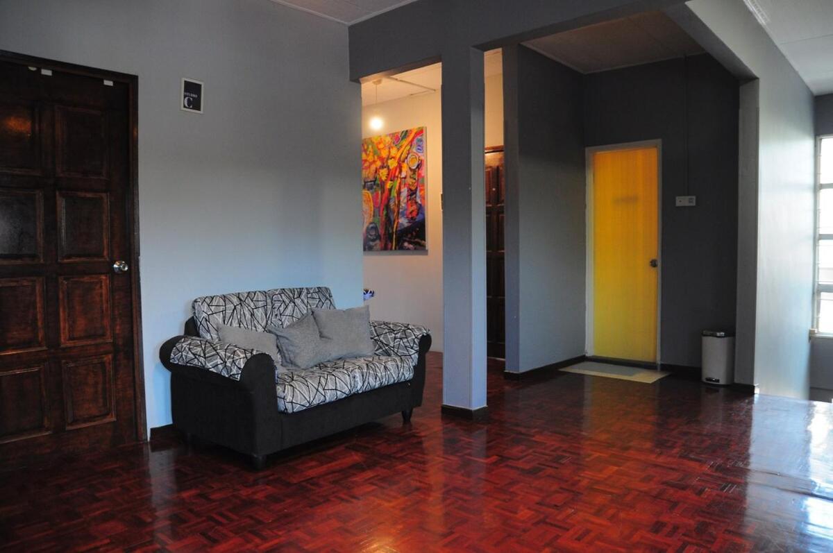 Grayhaus Spacious Bungalow & Garden Villa - Ss3 Petaling Jaya, Near Sunway - Stay Only No Events Bagian luar foto